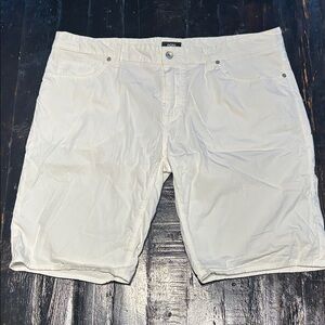EUC HUGO BOSS White Shorts regular fit, stretch, 38 waist